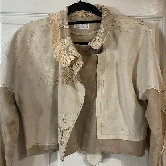 One-of-a-kind! Sharon Smith Santa Fe Cream Lace-Embellished Cropped Jacket - Picture 5 of 9